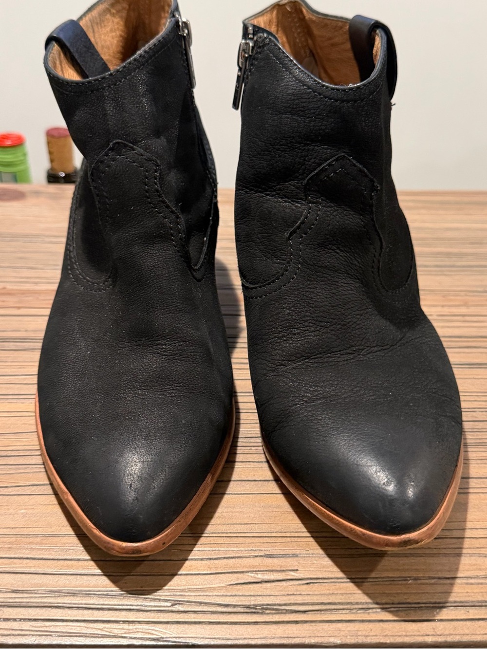 Frye Women's Black Leather Ankle Boots - Classic Zip Western Style size 9.5